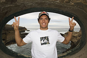 V for Victory Victor Fernandez