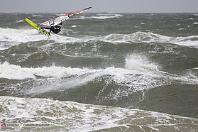 Fernandez flying high