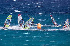 F09 sl Albeau chases Albeau chases