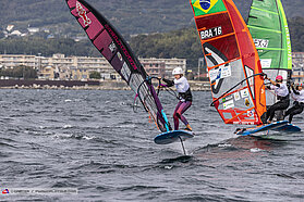 Foil slalom action 00417