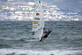 CB12 sl Dennis Muller makes the semi final Dennis Muller makes the semi final