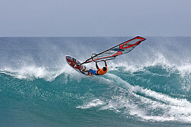 CV08 wv Angulo smacks it Angulo smacks it