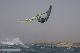 Takuma Sugi back loop