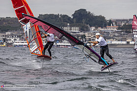 Foil slalom action 00423