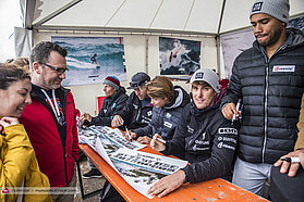 Fanatic DuoTone autograph session