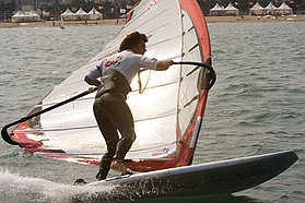 K08 sl Dan Ellis gybes Dan Ellis gybes