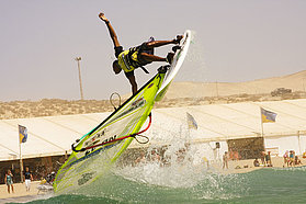 F09 fs Bjorn Saragoz one handed ponch Bjorn Saragoz one handed ponch