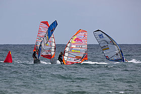 CB12 sl Action at the mark Action at the mark