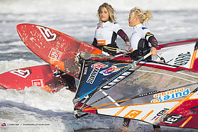 Fanatic girls head out