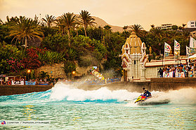 Jet ski tow in session at Siam Park