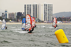 K12 sl Van Der steen leads race three Van Der steen leads race three