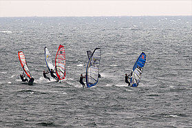 K12 sl Women hit the first mark Women hit the first mark