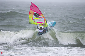 Sarah Quita smacks it