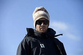 Ricardo checks the conditions